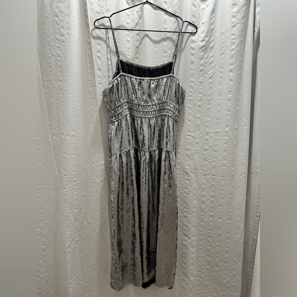 Elegant Silver Midi Dress - Picture 6 of 8